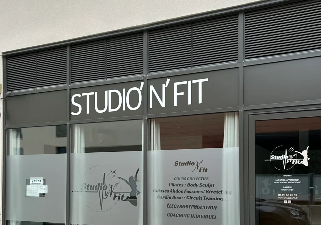 Photo de la devanture du studio